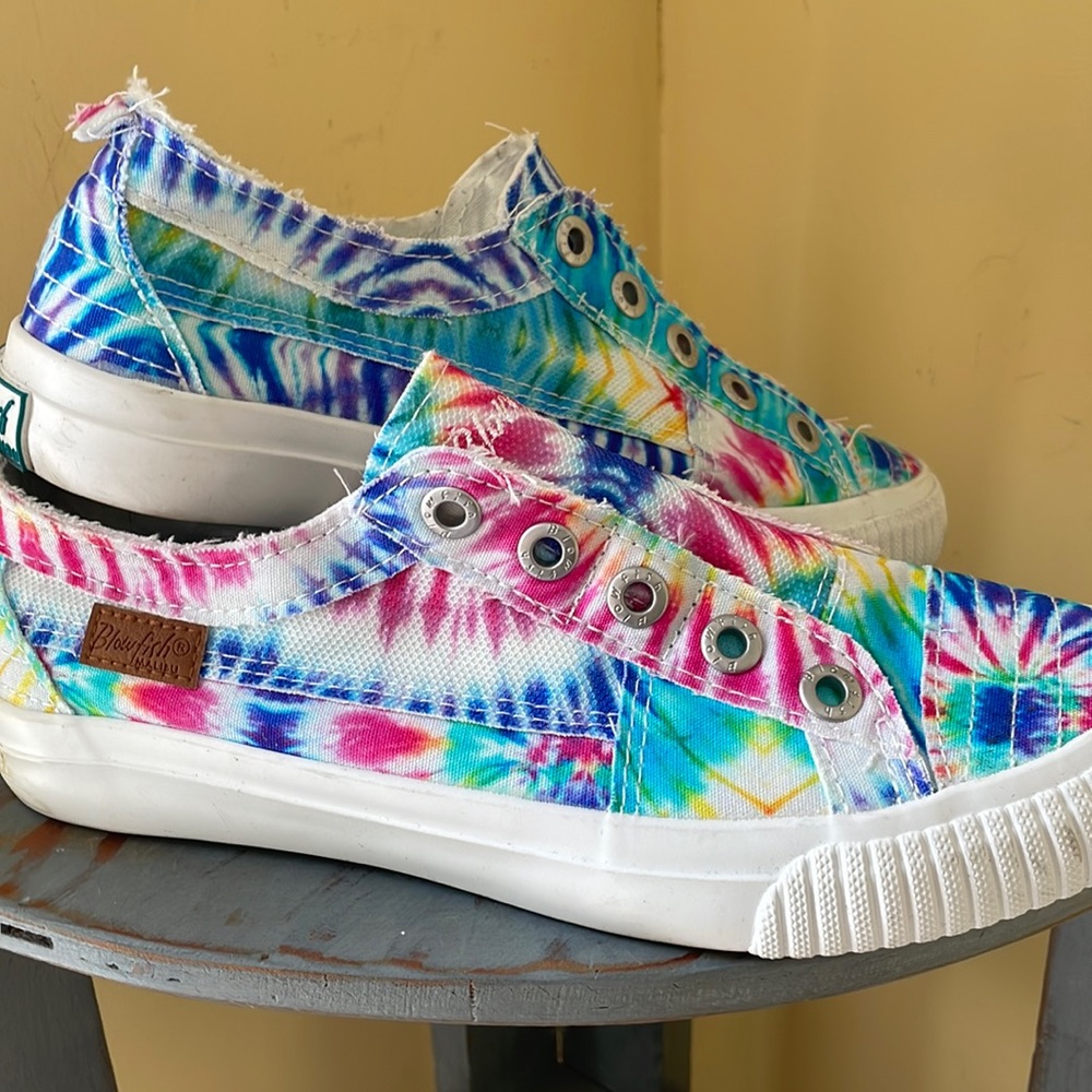 💙- BlowFish Malibu Tie Dye Fashion Sneakers  size 7